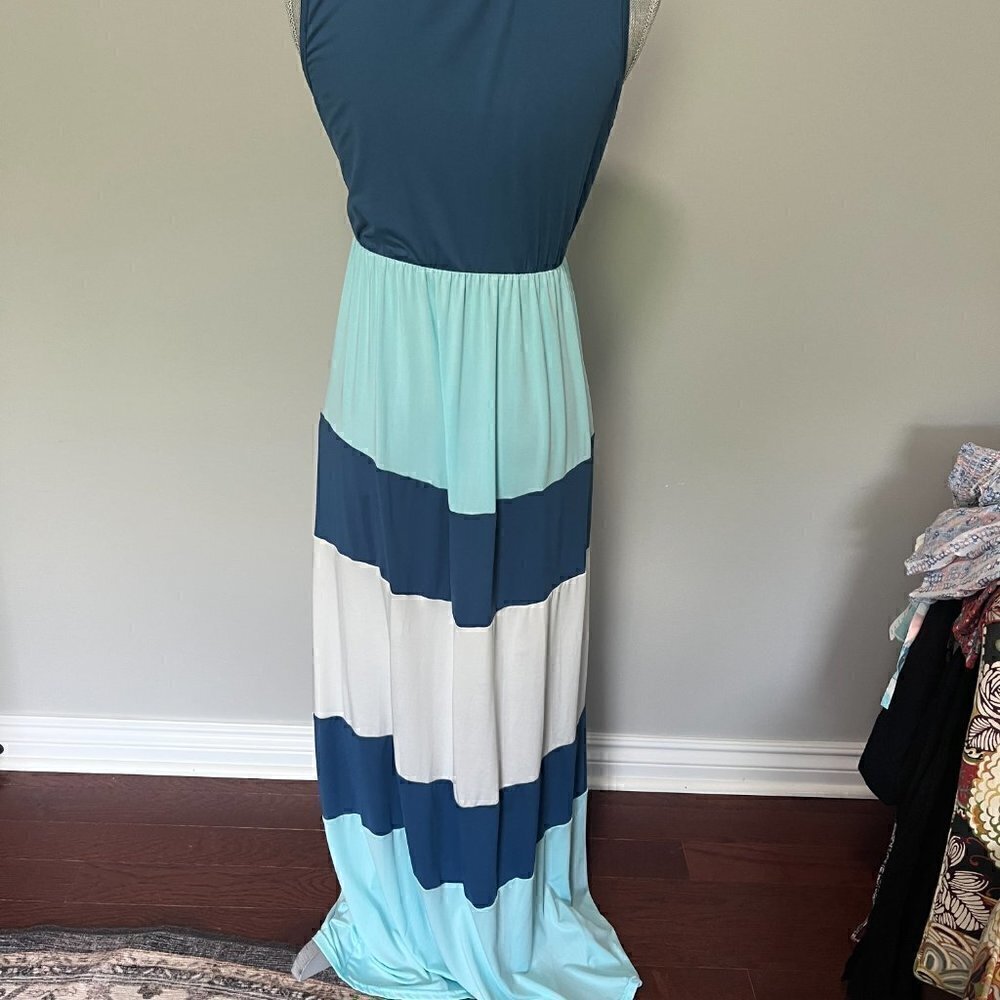 Scoop Neck Wave Striped Maxi Dress NWOT Teal & White Size M - Picture 3 of 3